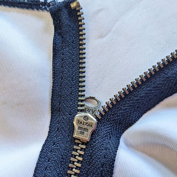 ABERCROMBIE & FITCH Navy Geometric Princess Seam Scuba Skater Mini Dress Sz XS - Picture 6 of 6